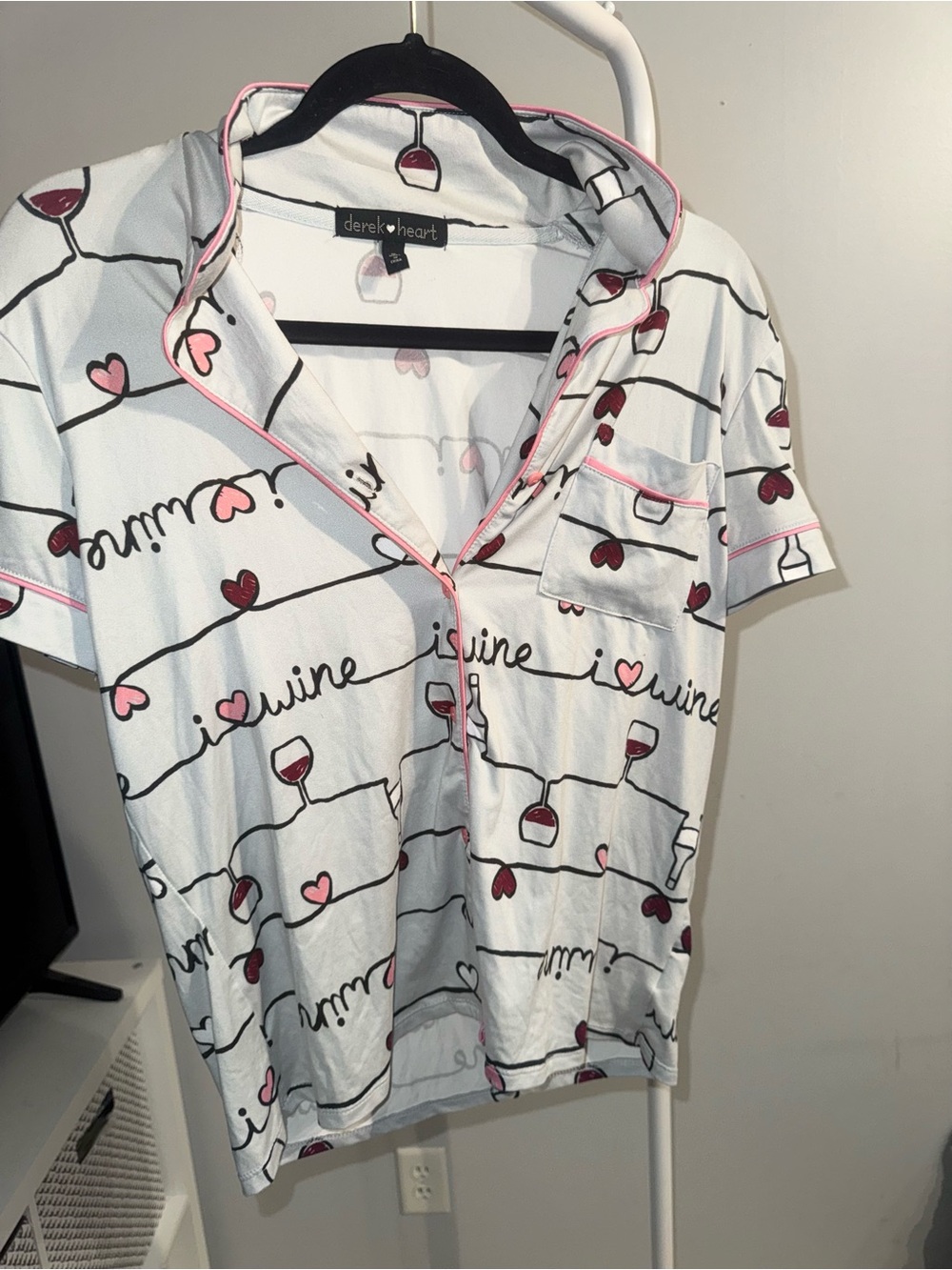 Derek Heart White Short-Sleeve Pajama Top with Pink & Red Heart Wine Print - Picture 5 of 5